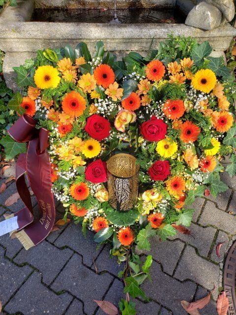 Pusteblume – Blumen und Geschenke – Urnenschmuck