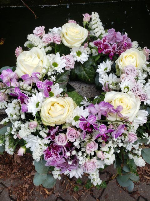 Pusteblume – Blumen und Geschenke – Urnenschmuck