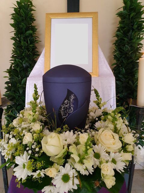 Pusteblume – Blumen und Geschenke – Urnenschmuck