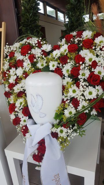 Pusteblume – Blumen und Geschenke – Urnenschmuck