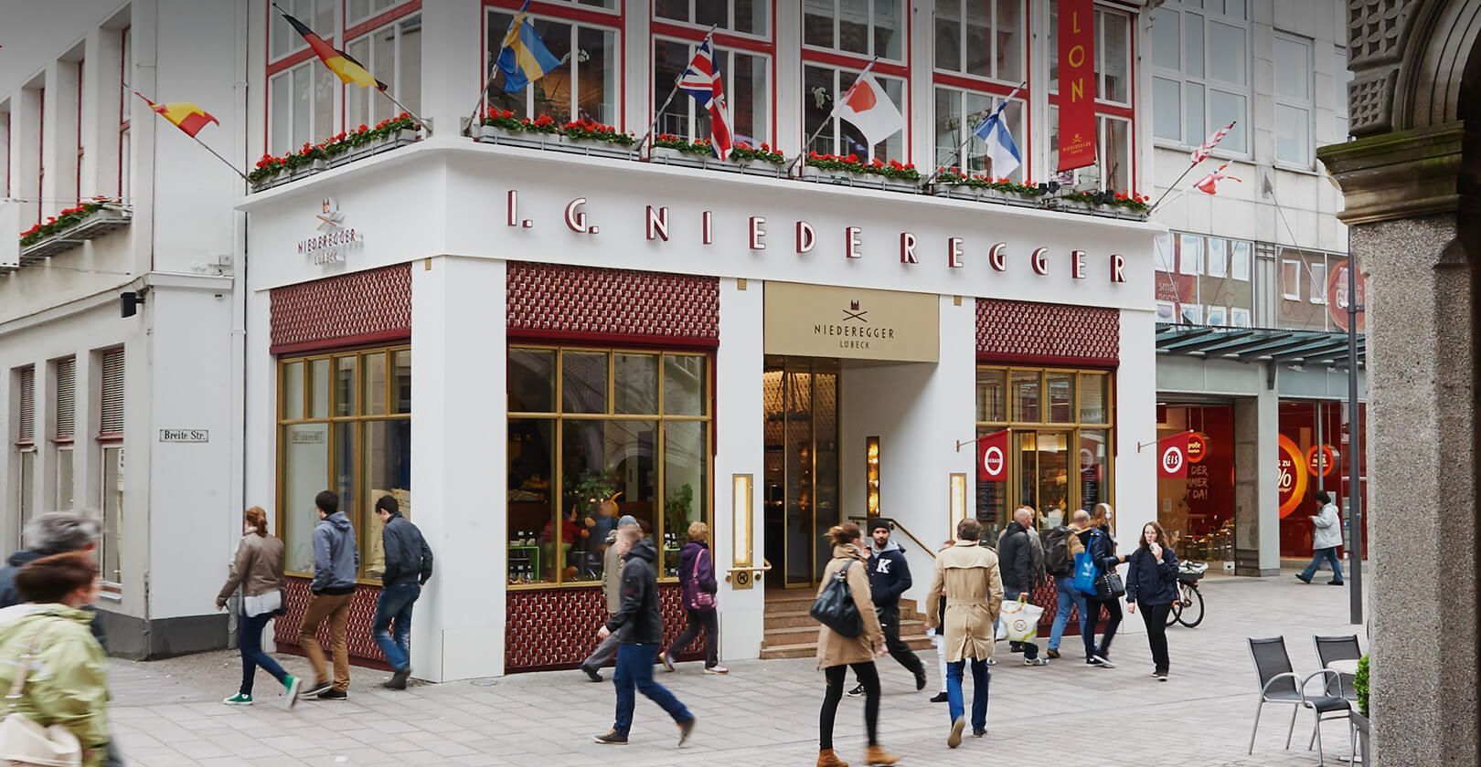 Bild zeigt das Niederegger Cafe in Lübeck