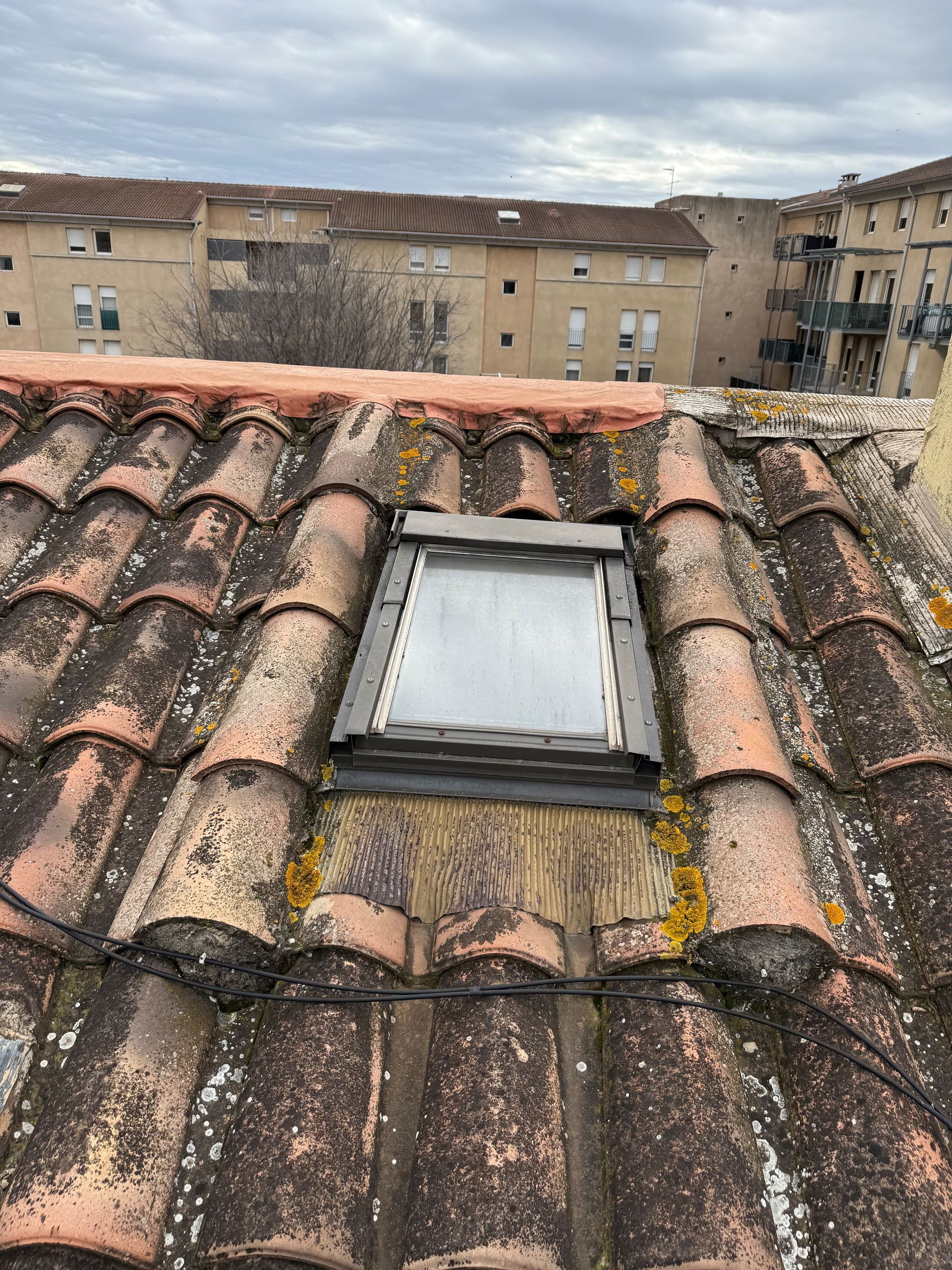 Installation d'une fenêtre de toit