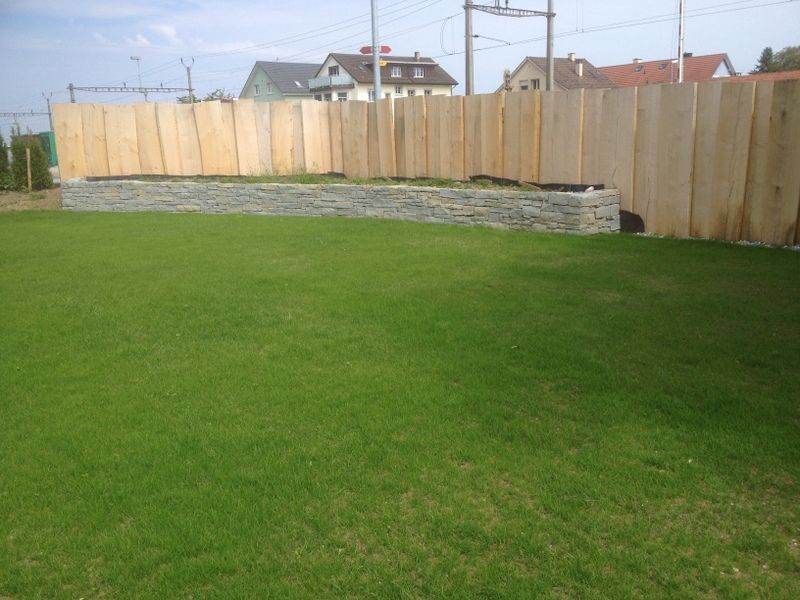 Sichtschutz aus Holz - Nafzger Gartenbau AG