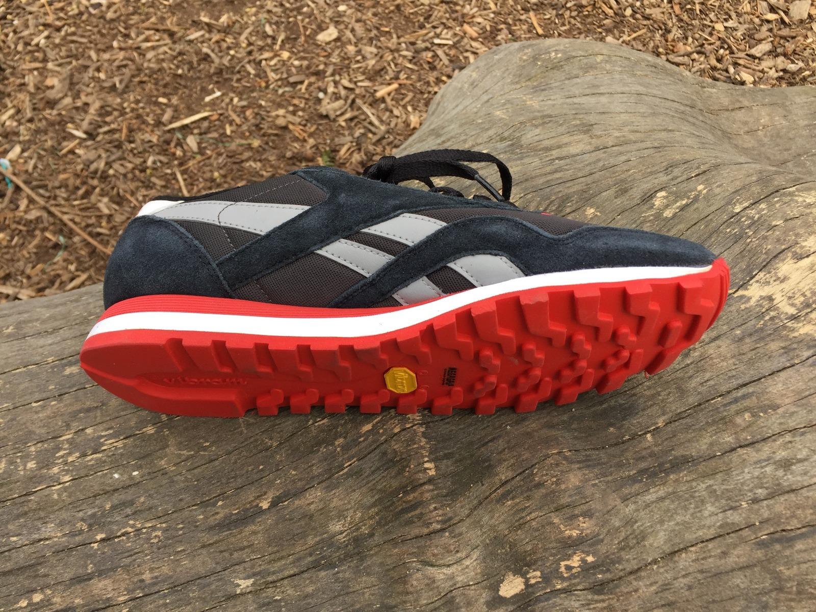 Reebok_semelles_rouge