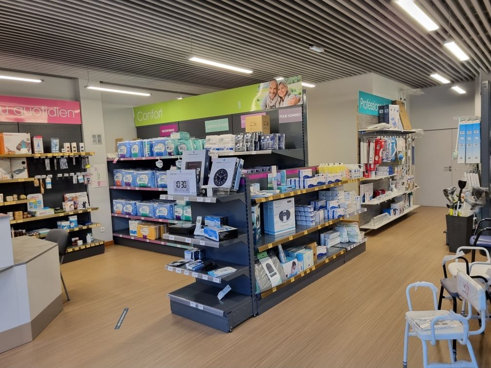 Rayons avec du matériel médical à l'achat