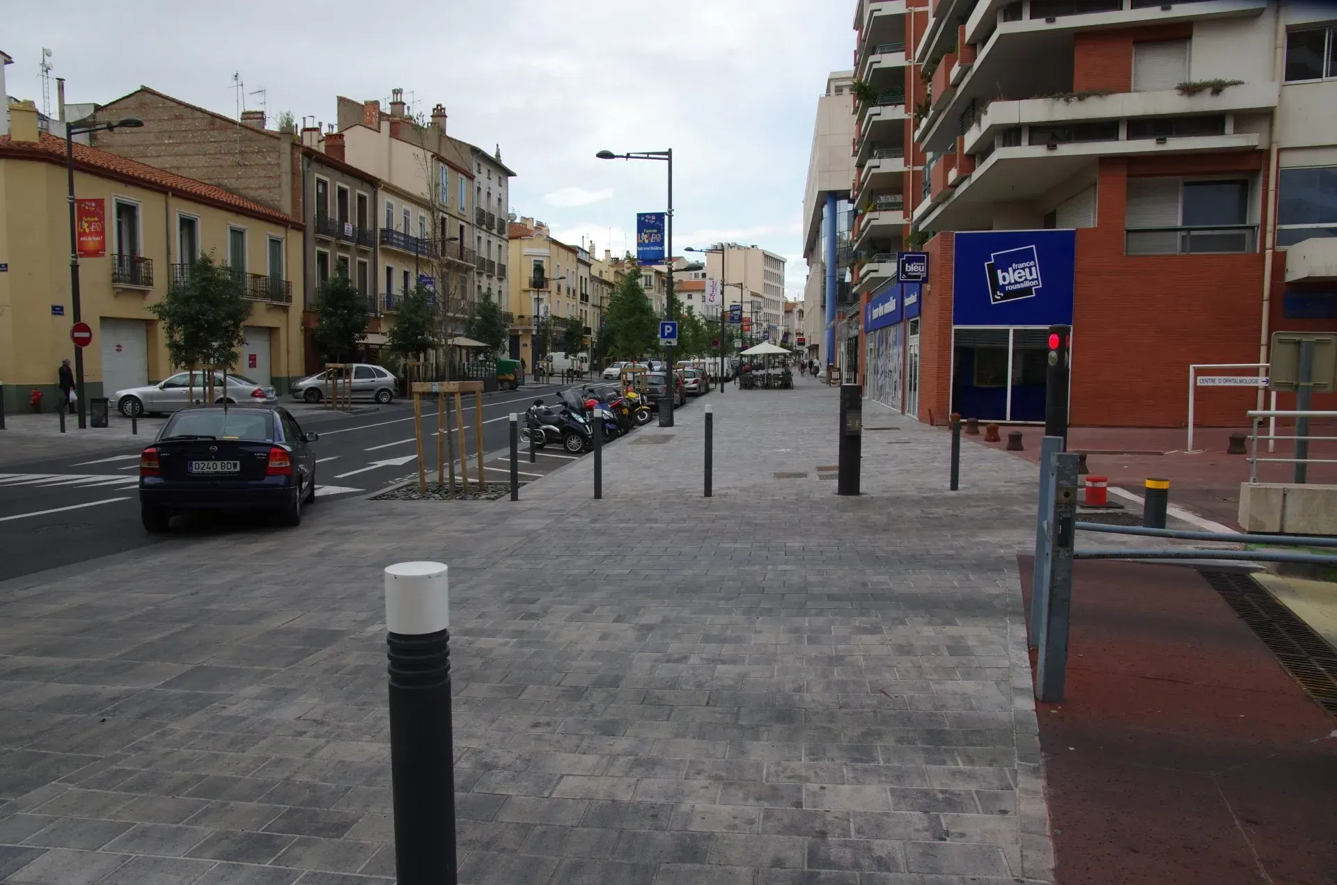 Centre-ville en granit gris du Tarn