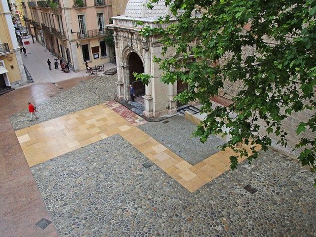 Parvis d'une cathédrale