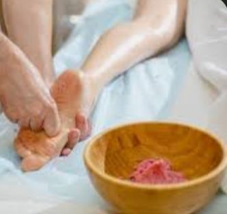 Massage de la plante des pieds