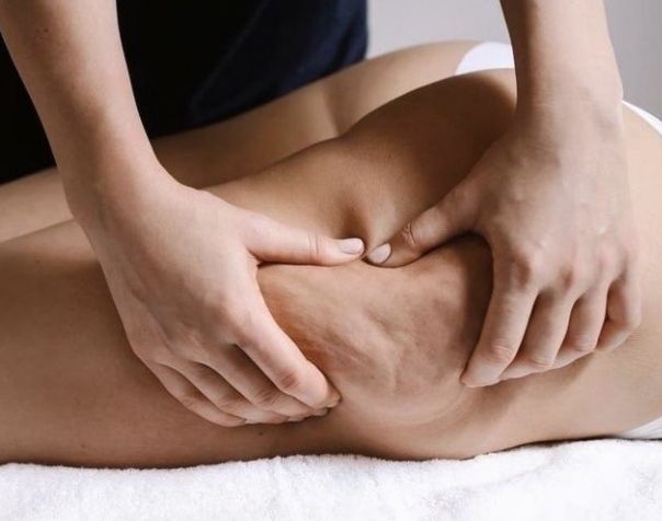 Massage des cuisses pour estomper la cellulite