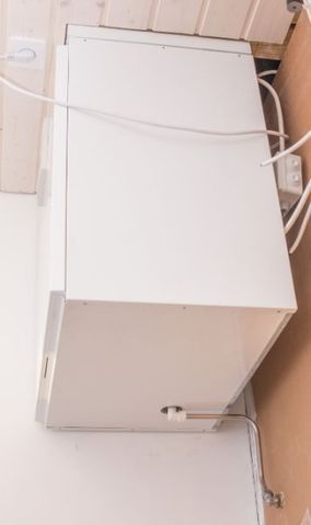 Ilmanvaihtolaite asennettuna kattoon