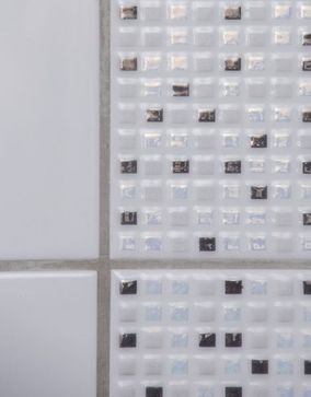 Kylpyhuoneen mosaiikkikaakeli