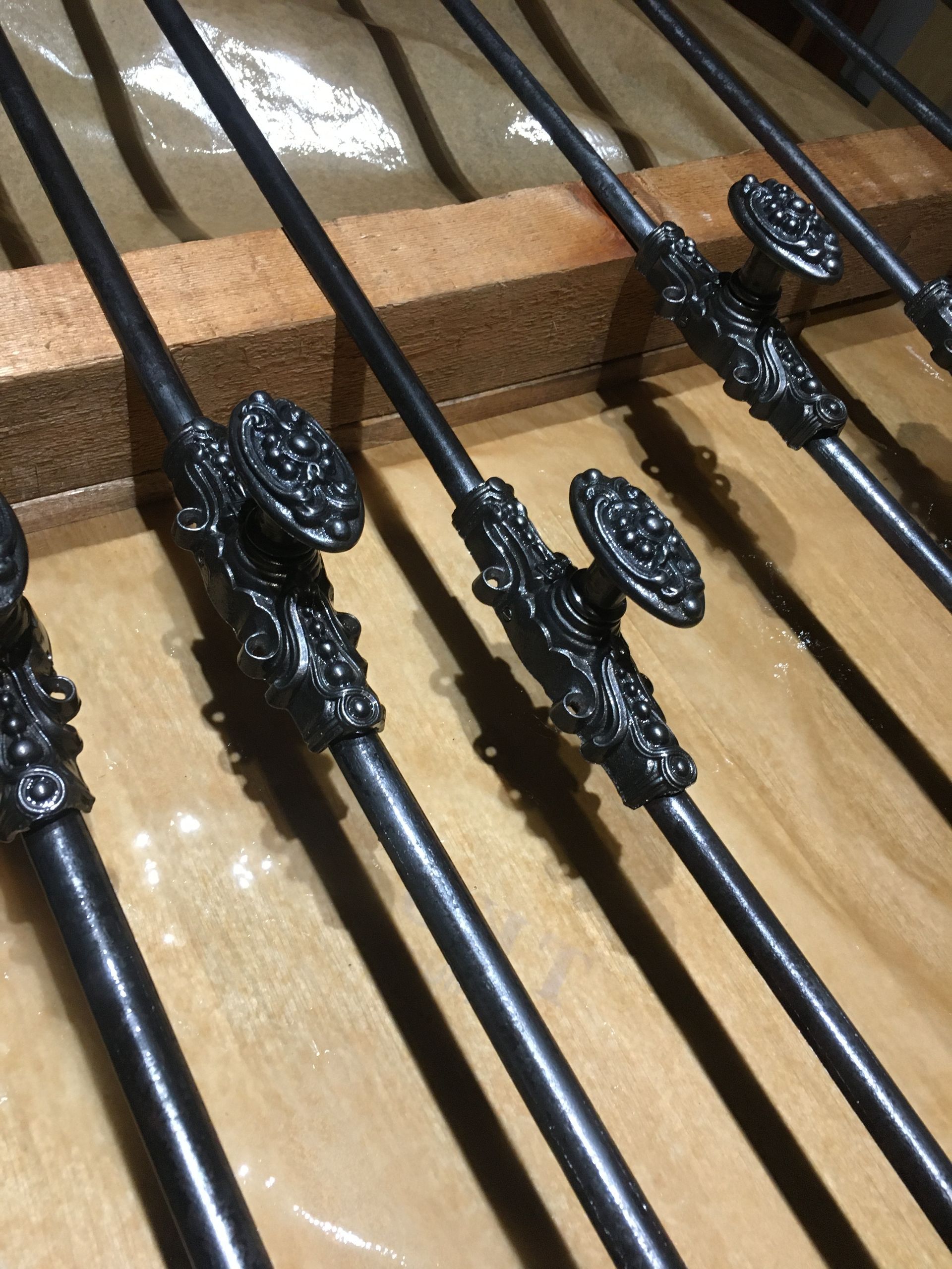 Charnières noires rénovées