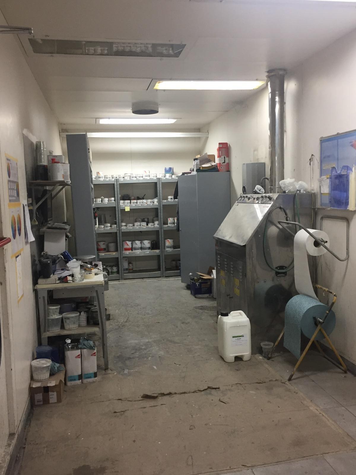 Cabine de peinture automobile