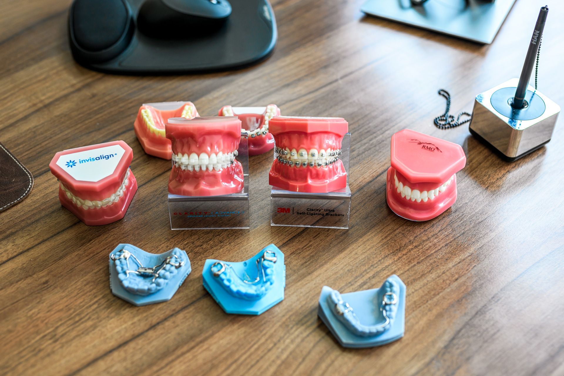 Présentoirs d'exemples de mâchoires