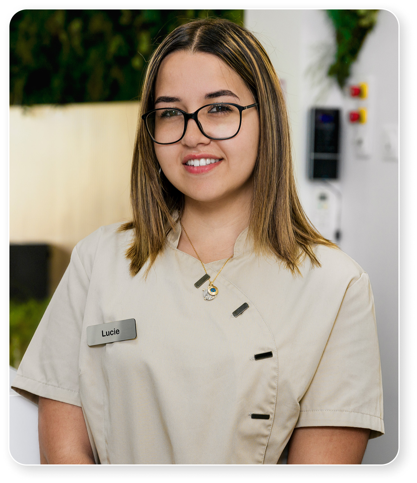 Portrait de Lucie de l'équipe du cabinet dentaire