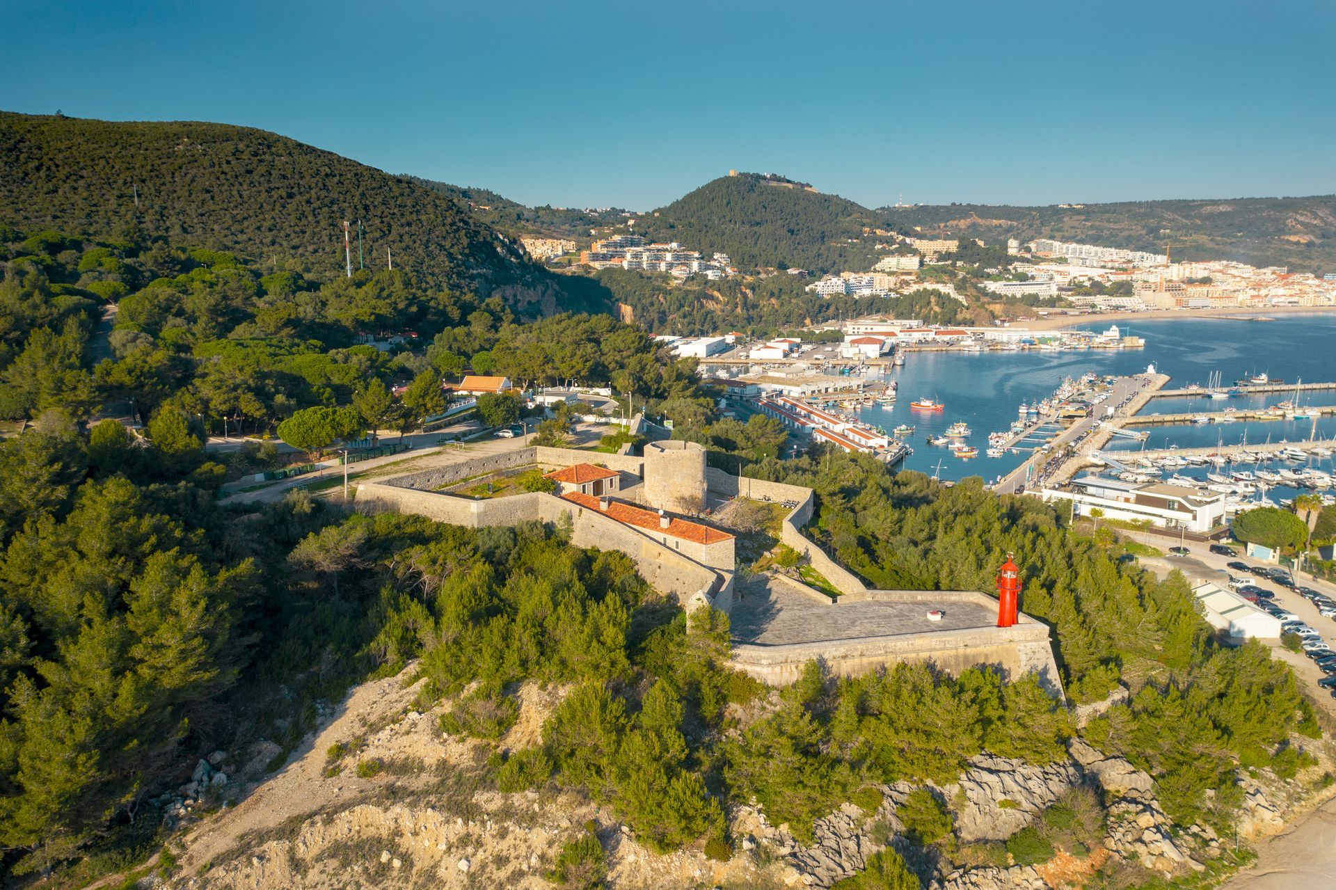 Júlio Silvério Pereira da Silva Lda. táxis em sesimbra
