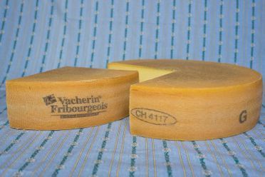 magasin-alimentation-de-vente-directe-laiterie-fromagerie-du-paquier-gruyere-fribourg