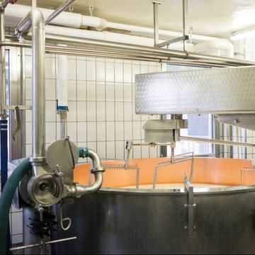 accueil-atelier-de-transformation-laiterie-fromagerie-du-paquier-gruyere-fribourg