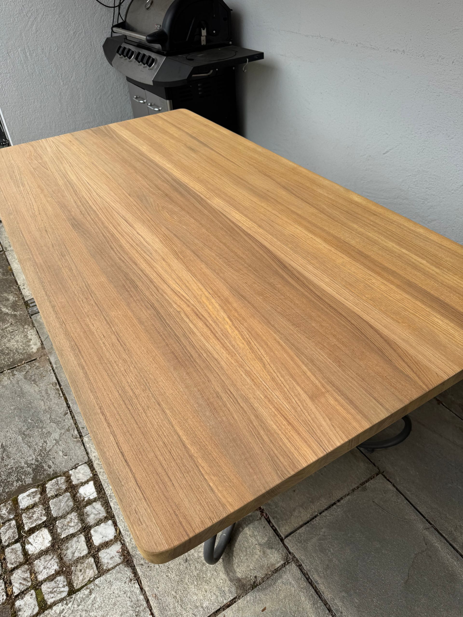 Fertiger Tisch