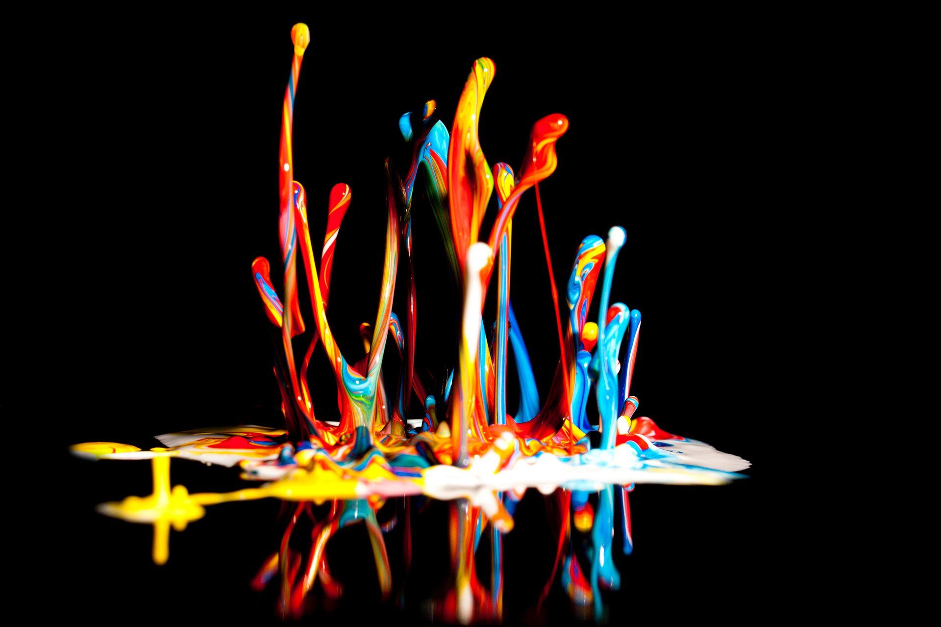 Jet de peintures colorées