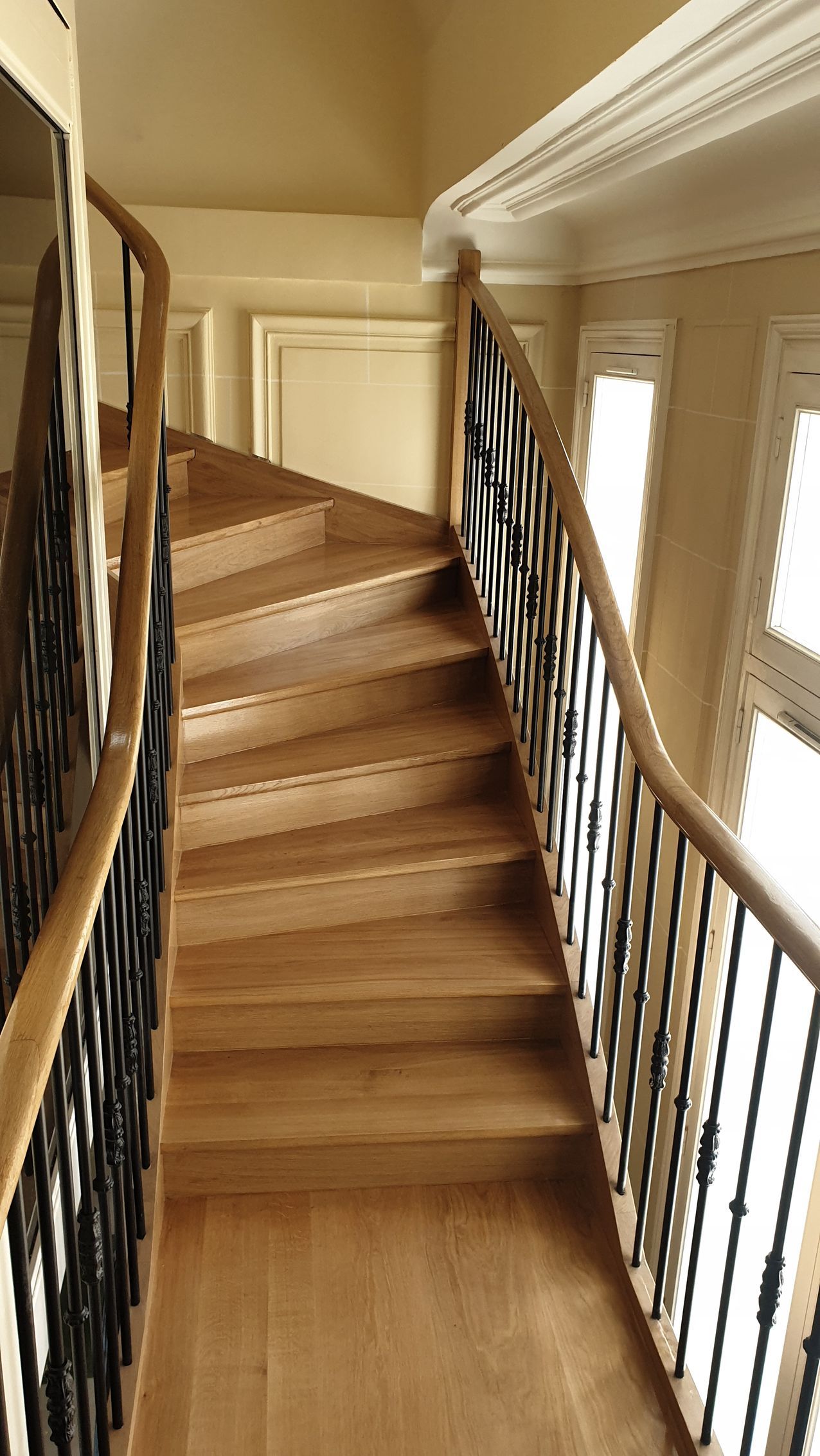 Bel escalier en bois