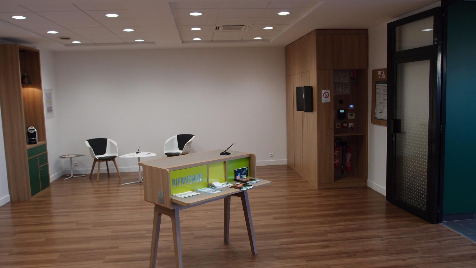 Petit meuble d'accueil