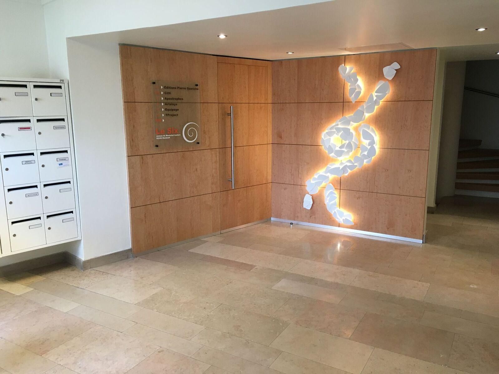 Entrée d'immeuble cosy