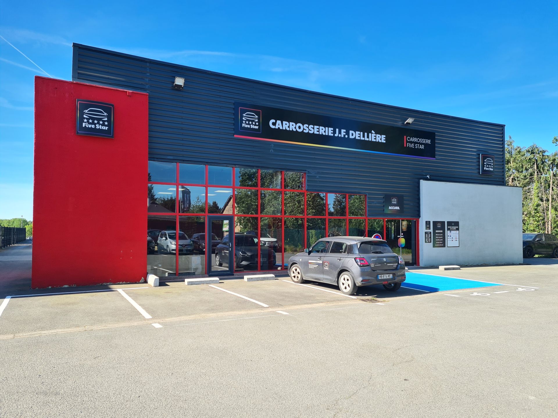 NVLLE FACADE LOGES