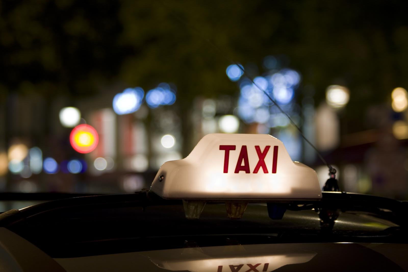 Réservation d'un taxi de nuit