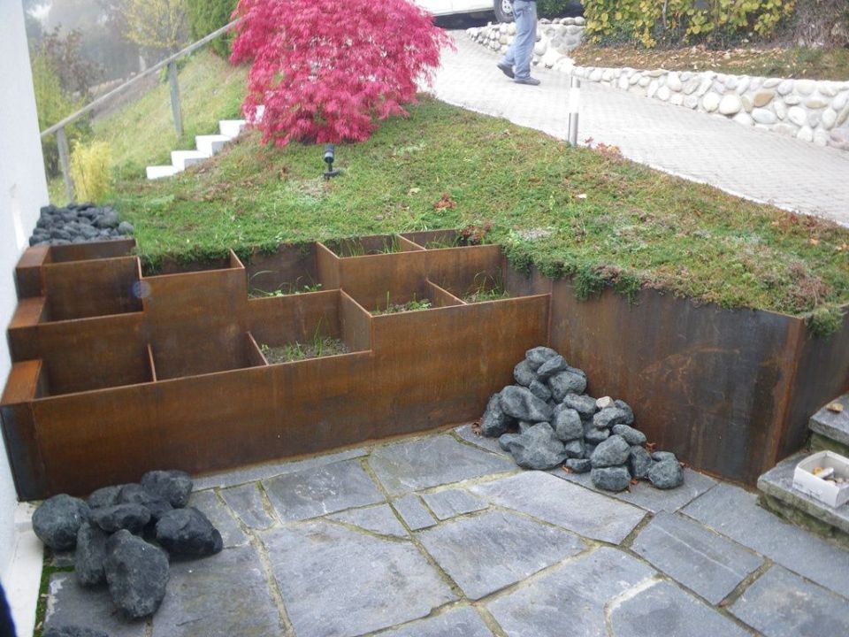 RGT Stahlbau AG Cortenstahl Pflanzenkästen Beet