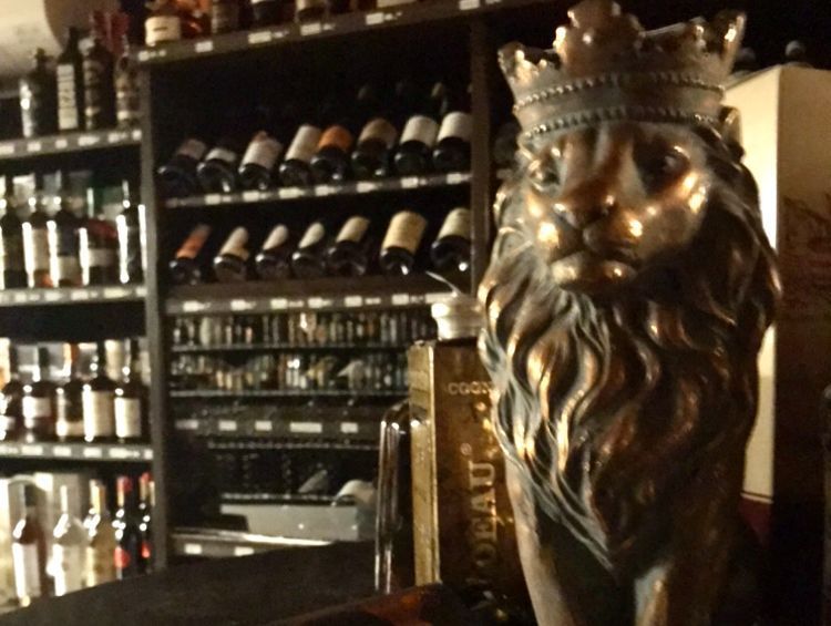 Weinfässer | Traité & Co Weine & Spirituosen | Rotwein, Whiskey, Vodka | Winterthur Altstadt