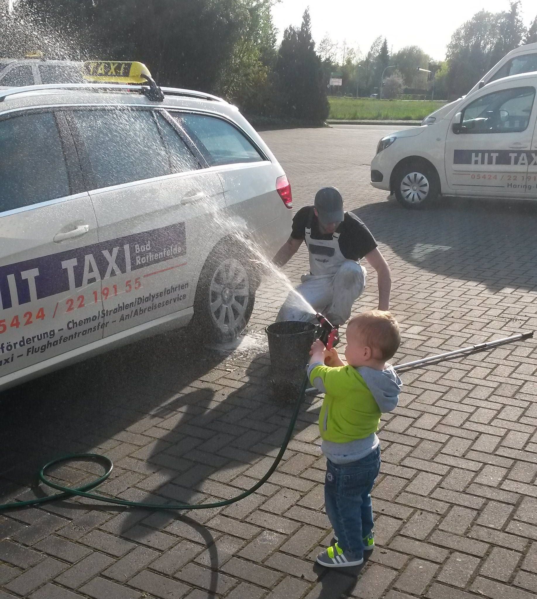 Großraumtaxi mit Rollstuhlrampe