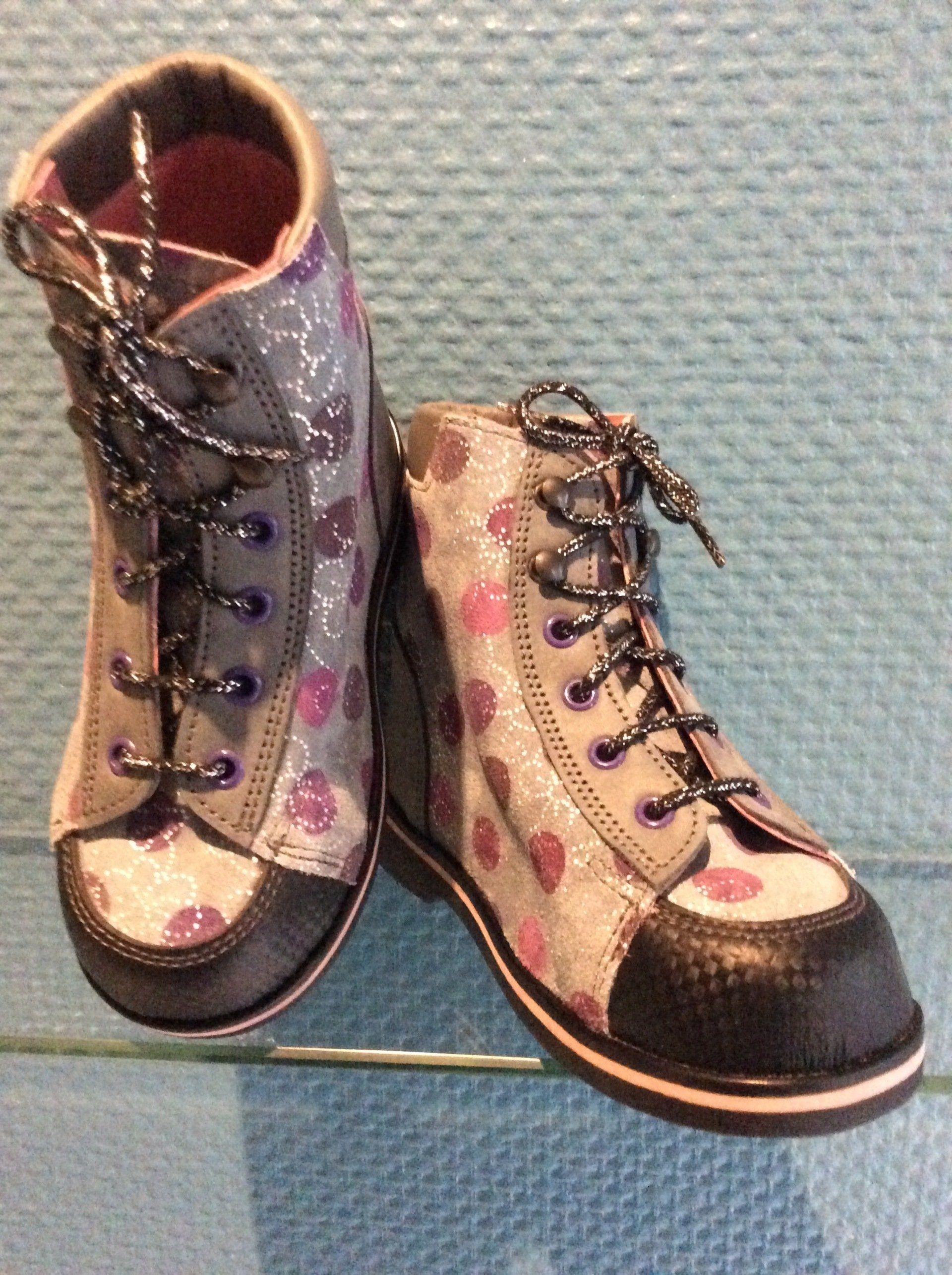 Chaussures orthopédiques à pois