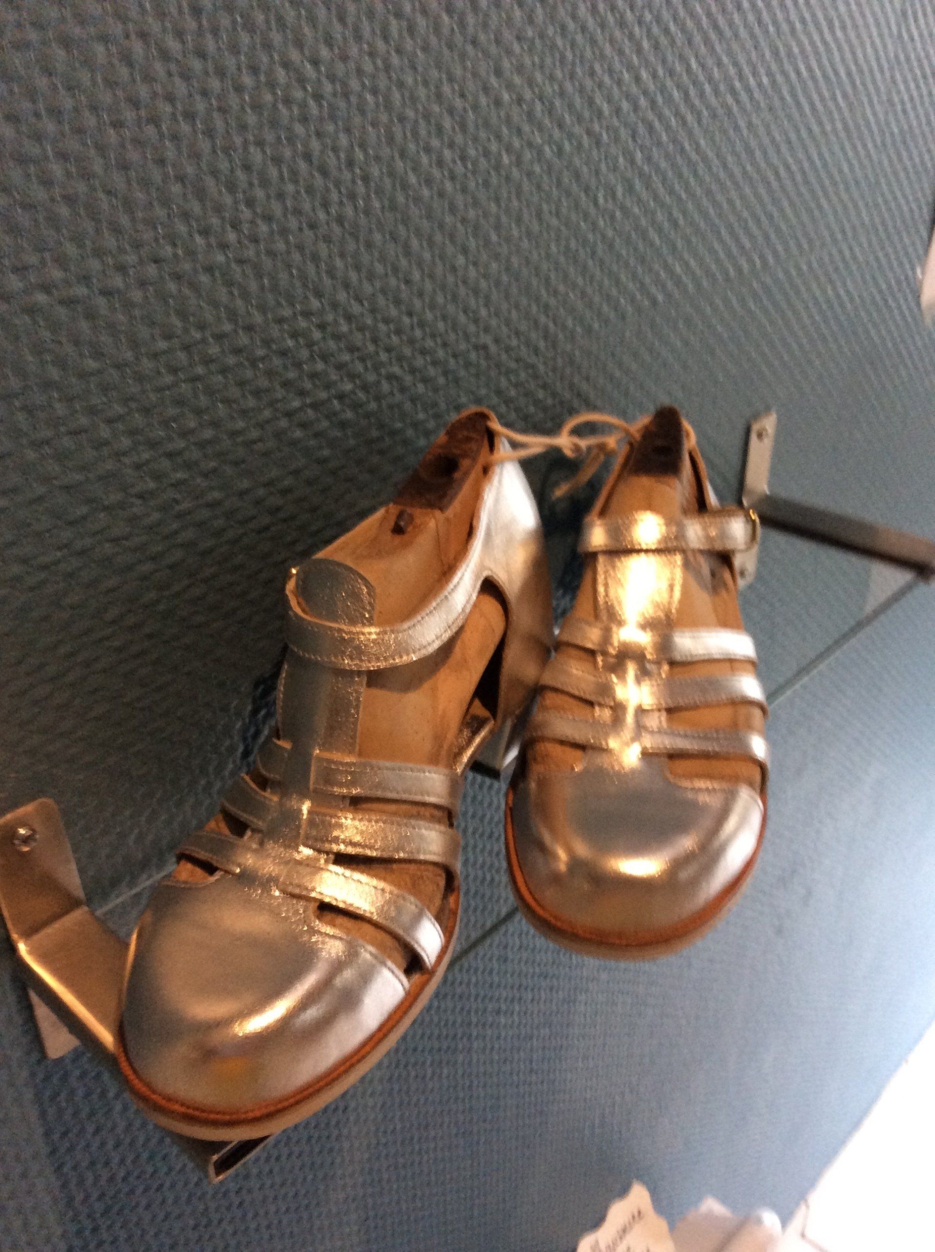 Sandales argentées femmes