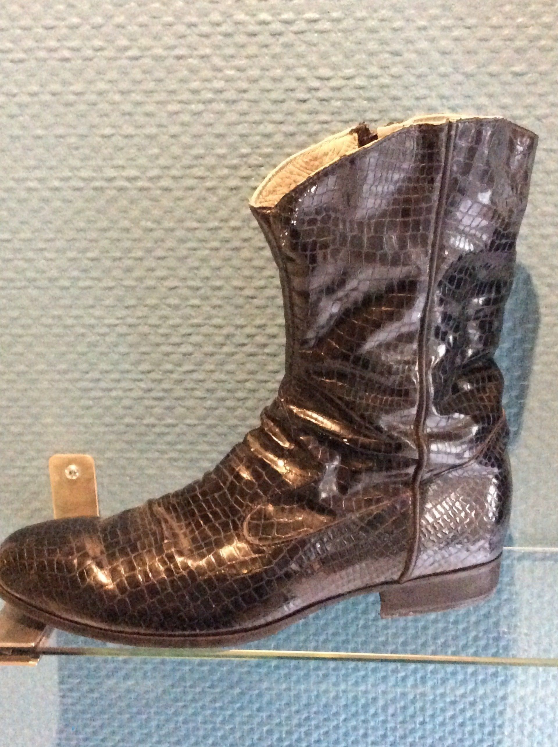 Chaussures orthopédiques cuir serpent