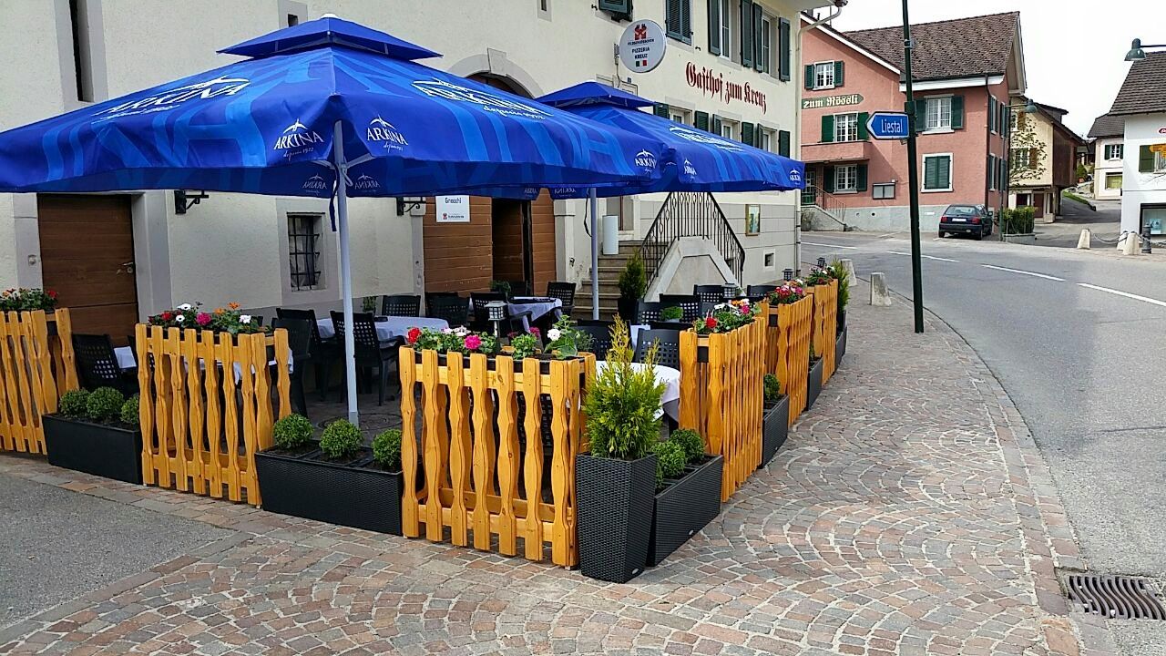 Terrasse - La famiglia Restaurant Pizzeria Kreuz