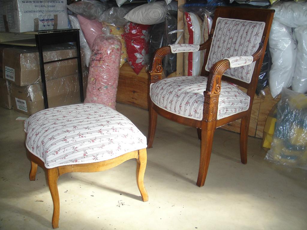 2 chaises blanches