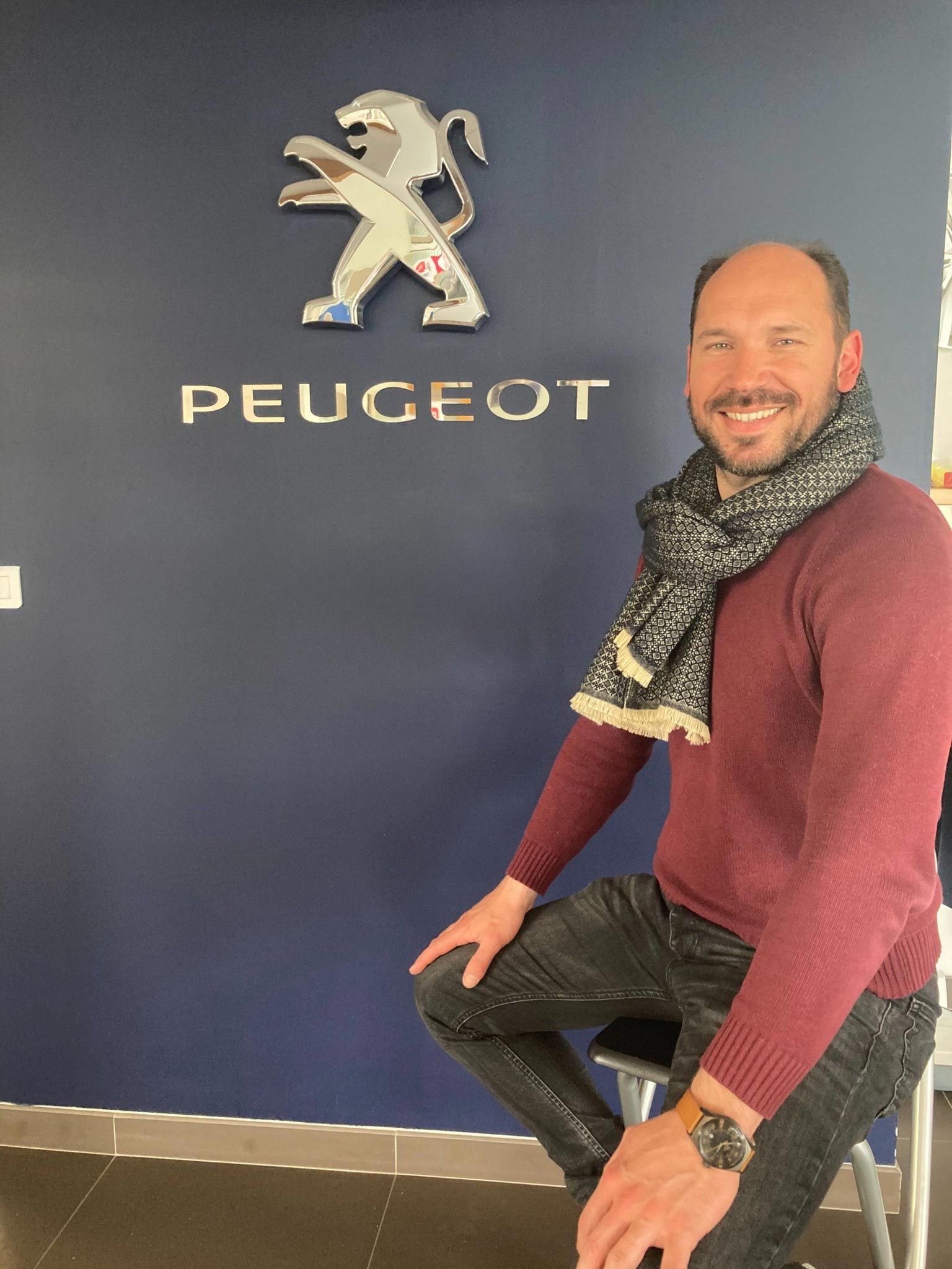 Alexandre, gérant du concessionnaire.