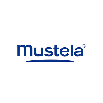El logotipo de Mustela es azul y blanco sobre fondo blanco.
