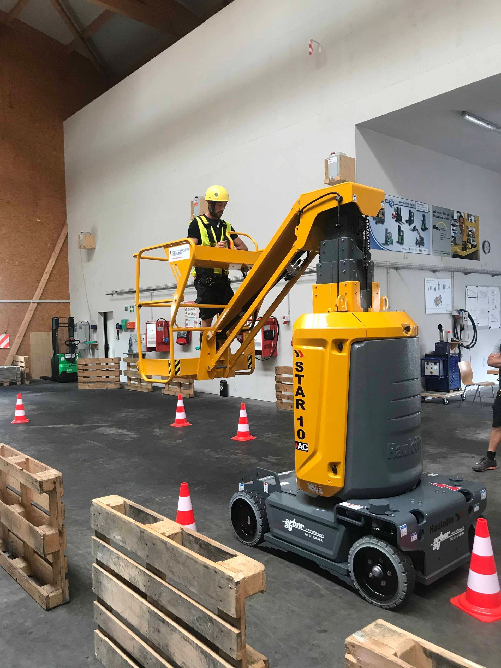 Hubarbeitsbühne - Libingen - Staplerfahrschule Toggenburg