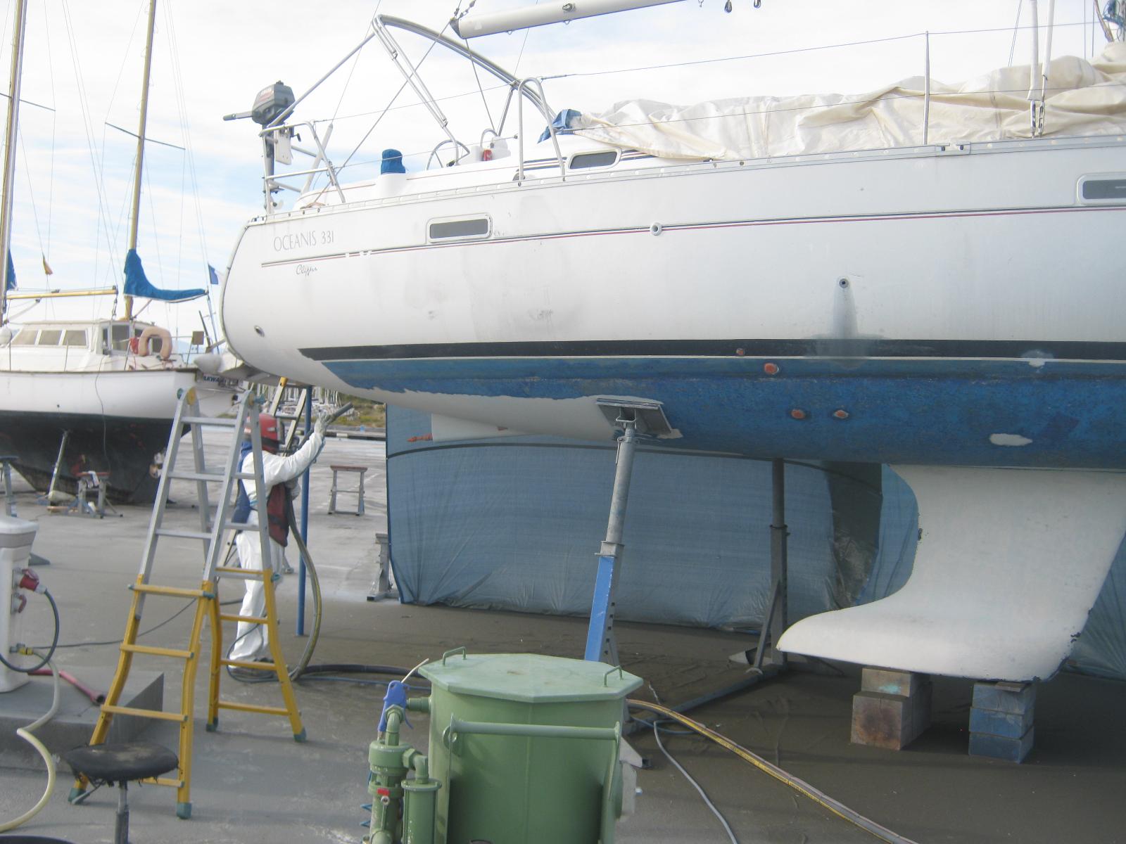 Intervention sur bateaux bleu