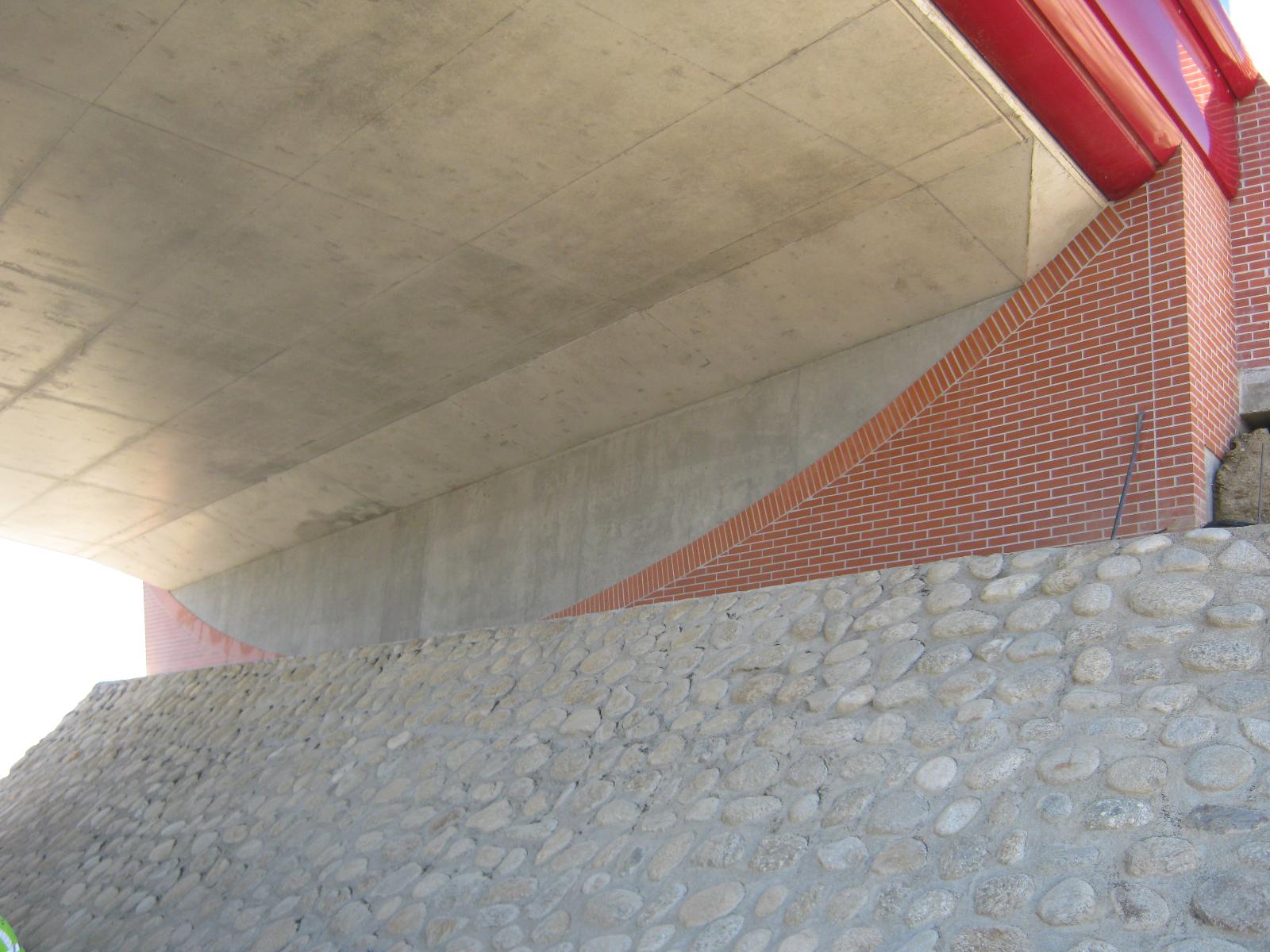 Nettoyage passage sous pont après