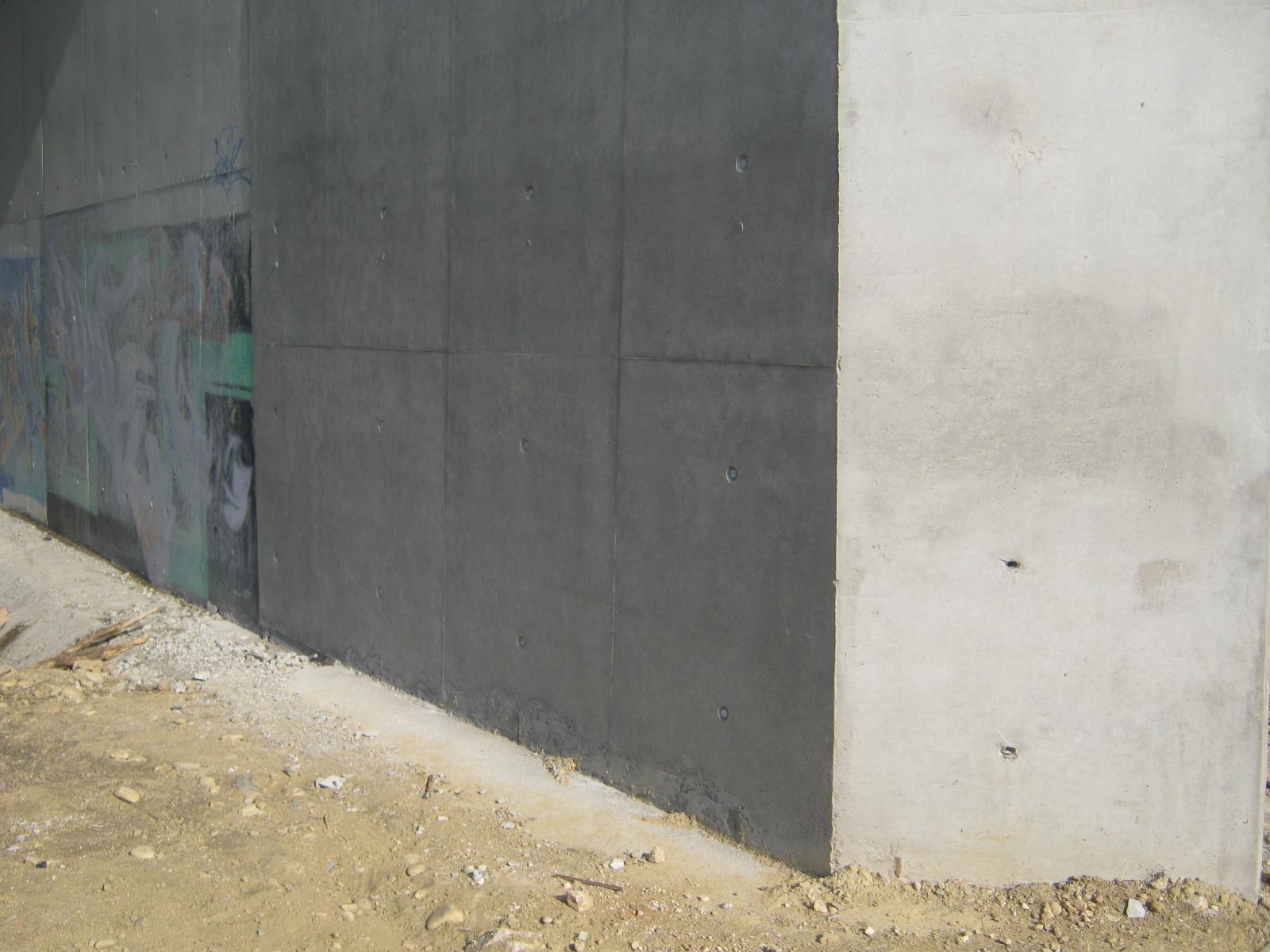 Mur en béton lisse après