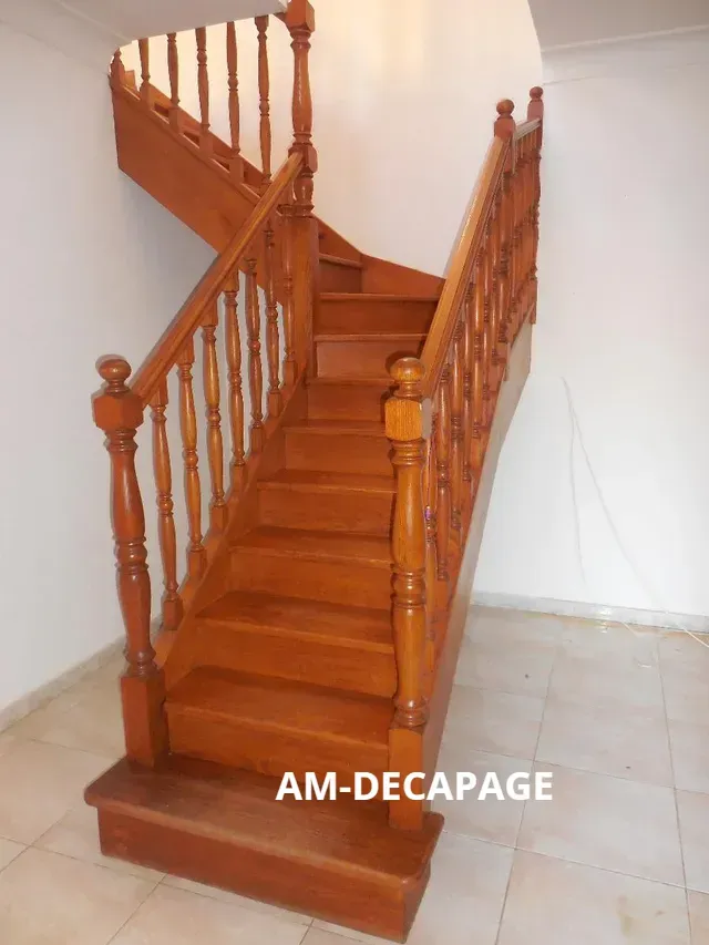 Escalier en bois avant