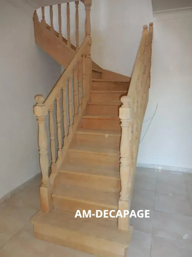 Escalier en bois après