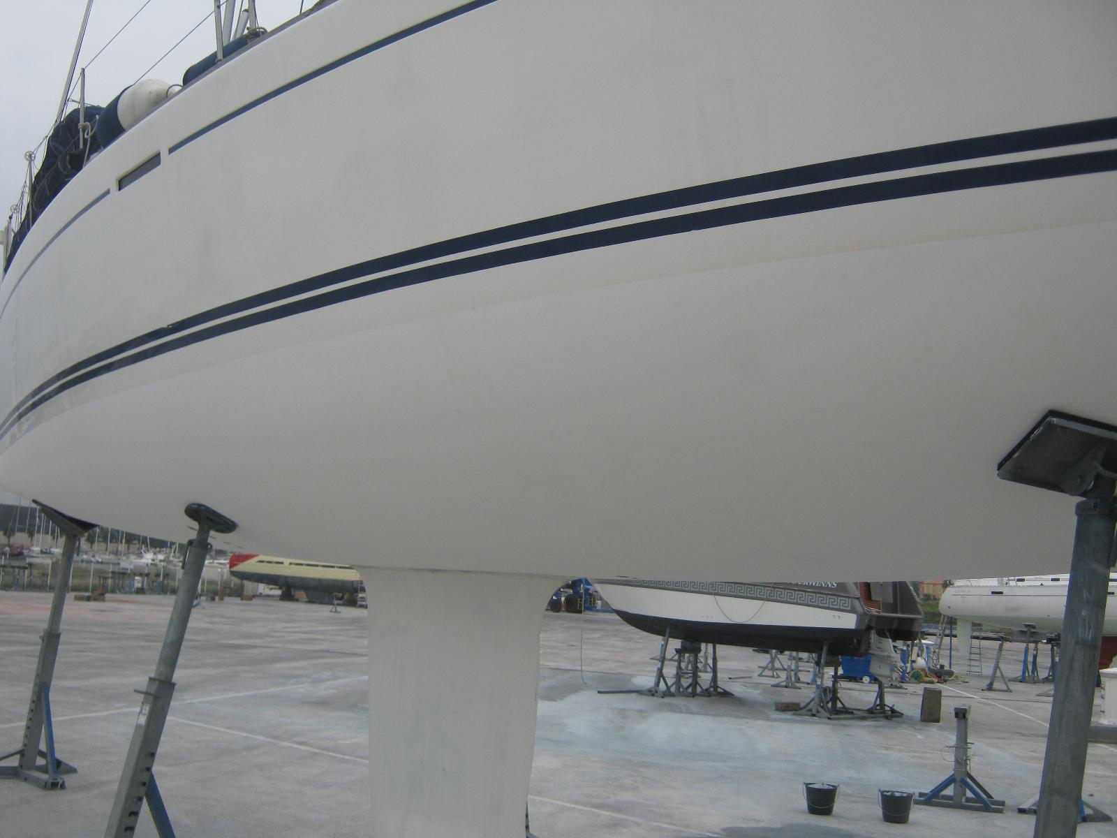 Enlèvement de la peinture antifouling avant