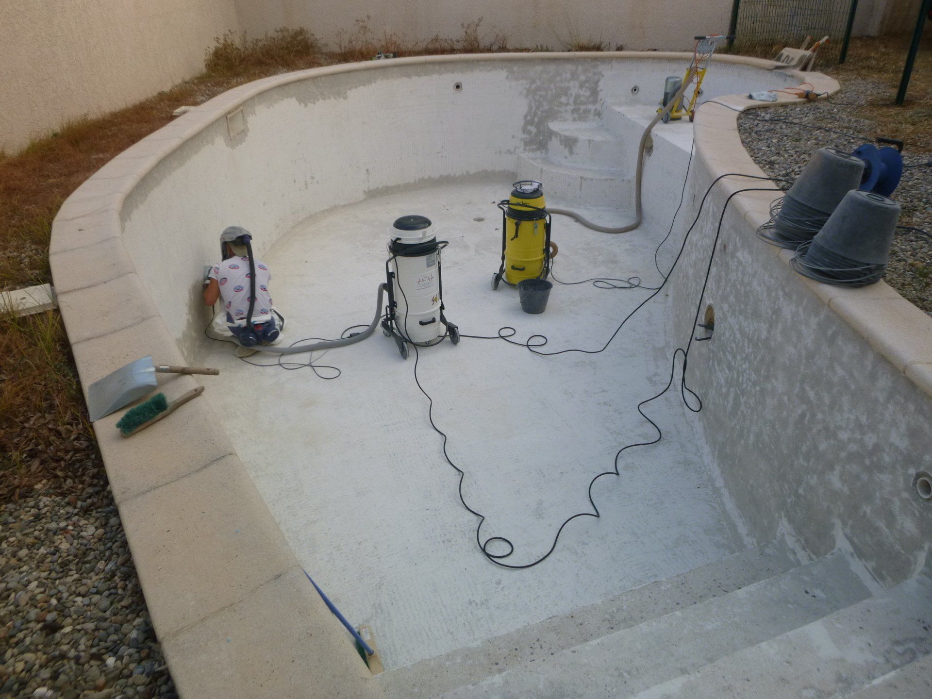 Ponçage de la colle