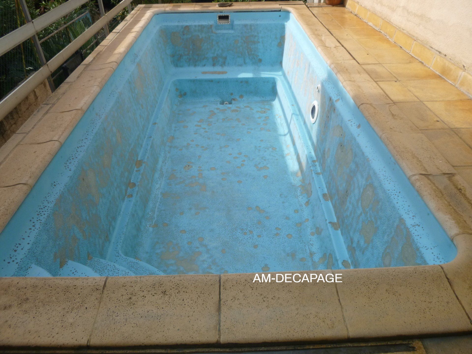 Piscine coque polyester osmosée après sablage