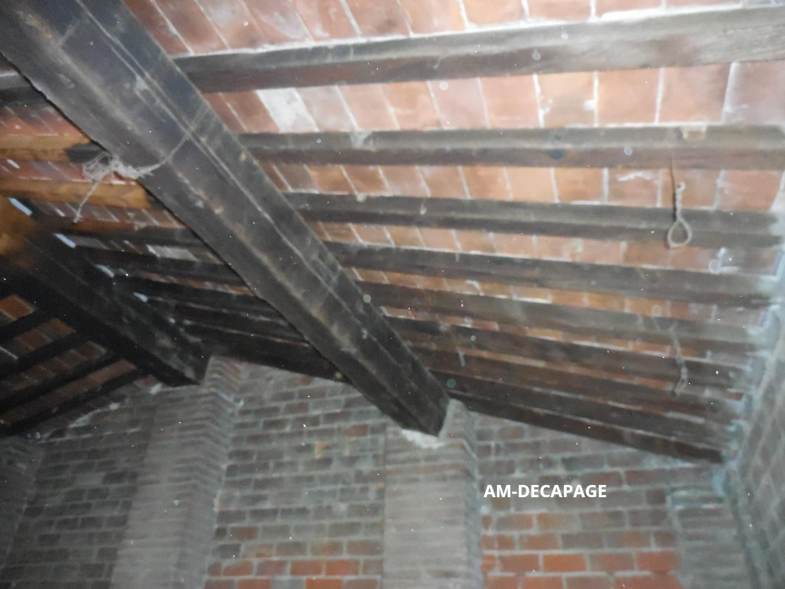 Sous toit avant avec poutres noires