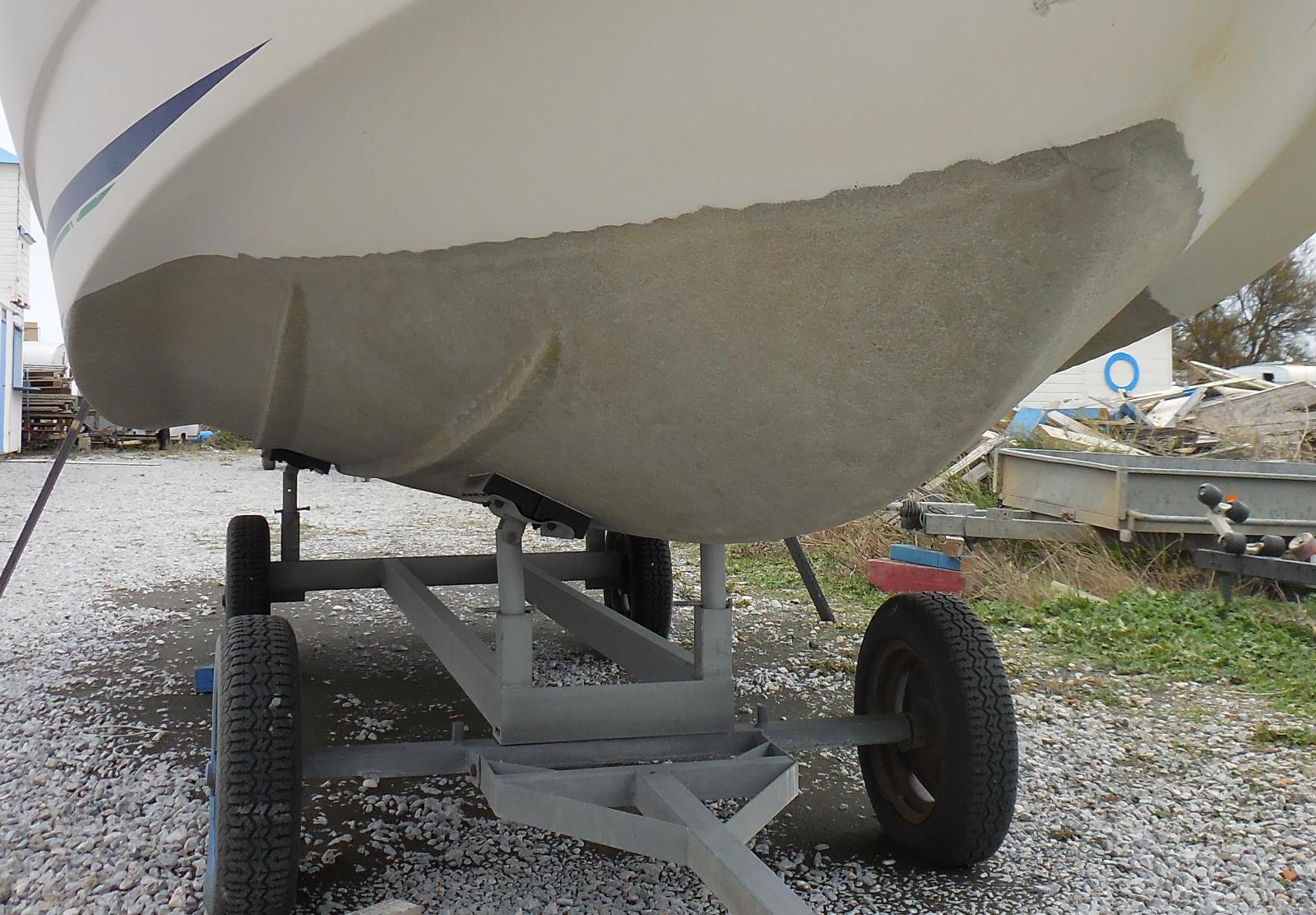 Petit bateau après intervention